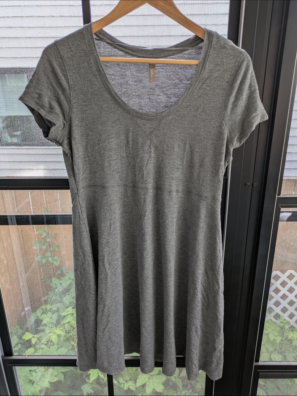 Thyme Maternity Gray Short-Sleeve Scoop Neck Dress